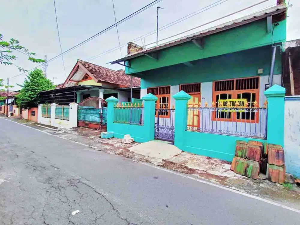 Rumah Bagus Siap Huni 5 KT di Bibis Nusukan Solo Kota. dekat ke UNS