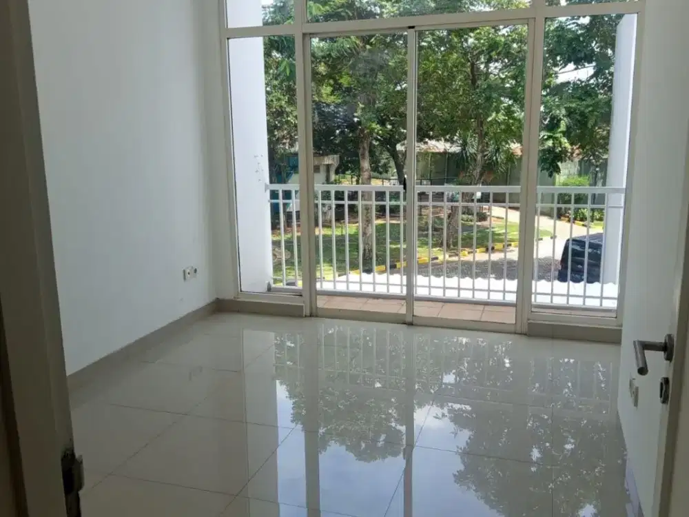 DISEWAKAN RUMAH HOOK GOLF LAKE SAN LORENZO JAKARTA BARAT