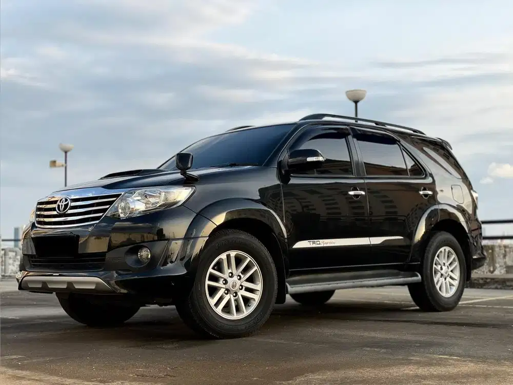 TOYOTA FORTUNER 2.5 G VNT TRD AT DIESEL 2013 HITAM
