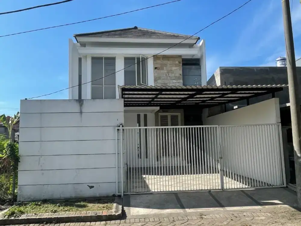 Rumah 2 Lantai Semi Furnished SHM di Tenggilis Mejoyo Selatan