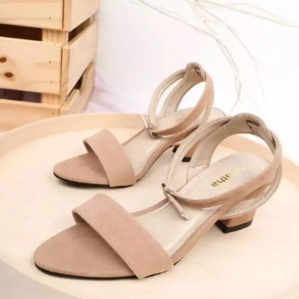 Heels Moka Bahan Suede