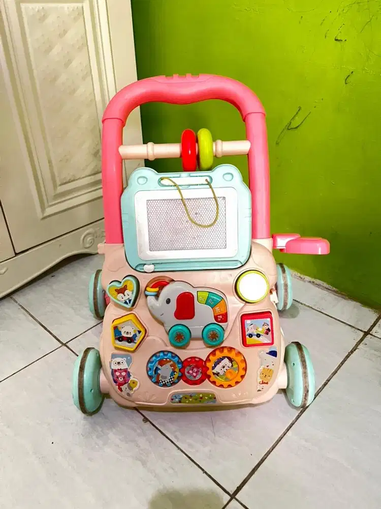 Baby wallker alat bantu balita bljar jalan