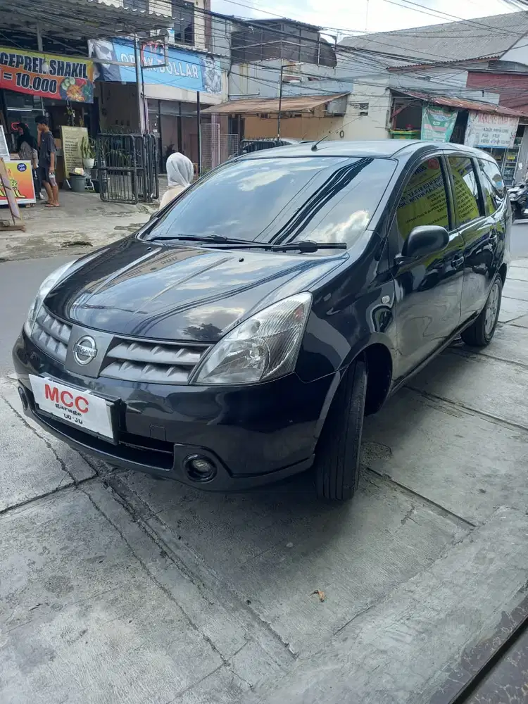 Nissan Grand livina 2010 Bensin