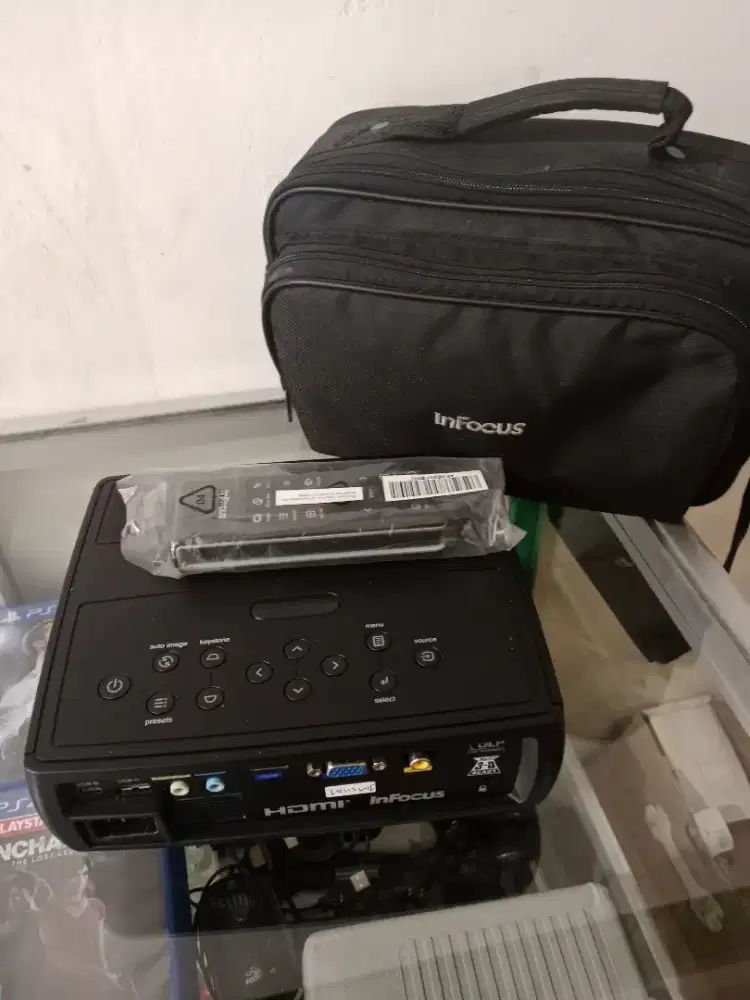 Proyektor 3D Infocus In1110 Lcd  IN114a EPSON  X500 Second Mini murah