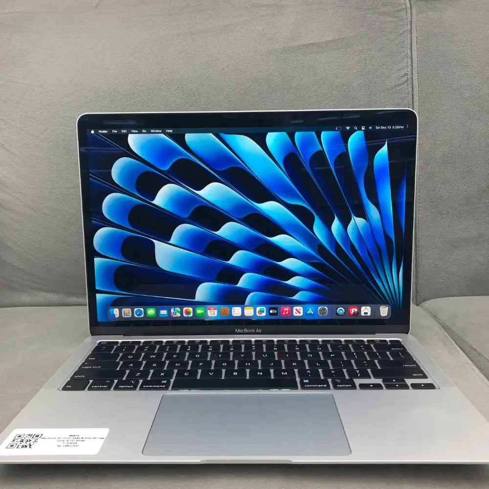 MacBook Air 2020 • Intel i5 • 8GB / 256GB • Silver