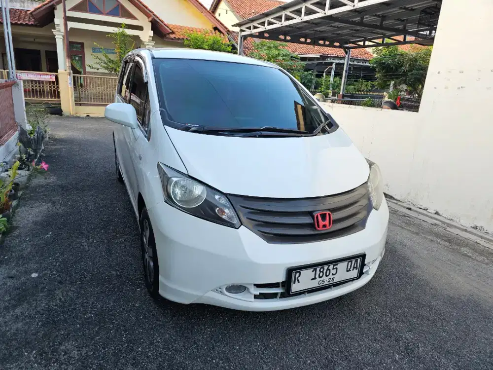 Honda freed 2009 sd AT