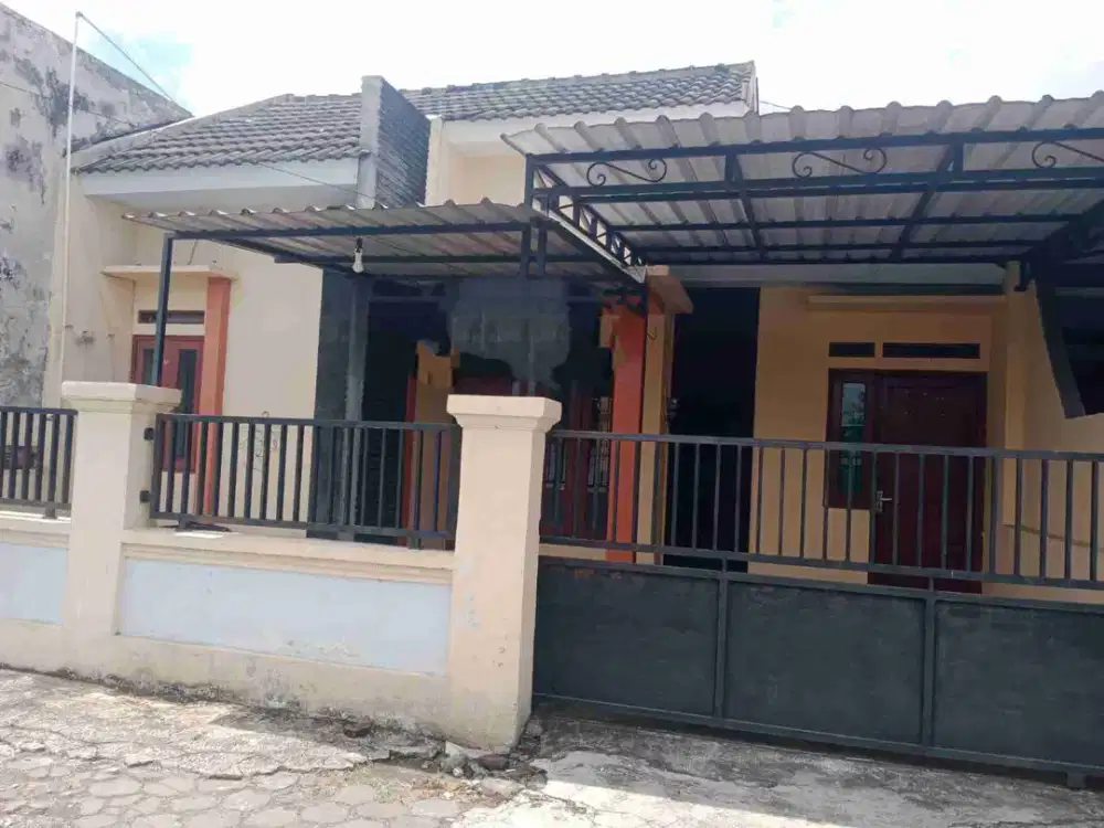 Disewakan rumah siap huni  Tipe 80/80 dekat Indogrosir Solo, +/- 7 menit dari UNS, jaten karanganyar :