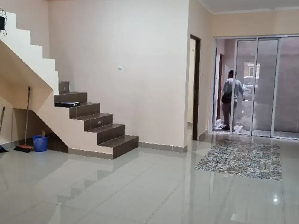 Disewakan rumah cantik siap huni di citra gran cibubur  akses tol 200m