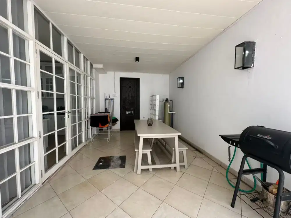 Rumah Bagus & Strategis di Villa Bukit Regensi 3, Surabaya