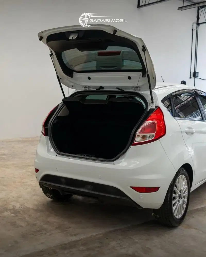 FORD FIESTA 1.5 L SPORT 2014 Putih