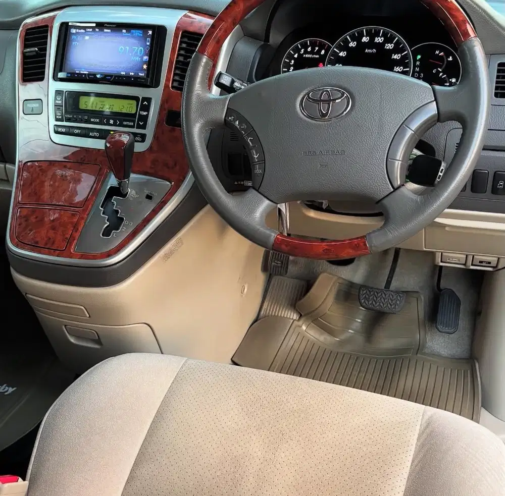 Toyota Alphard 2005 Bensin