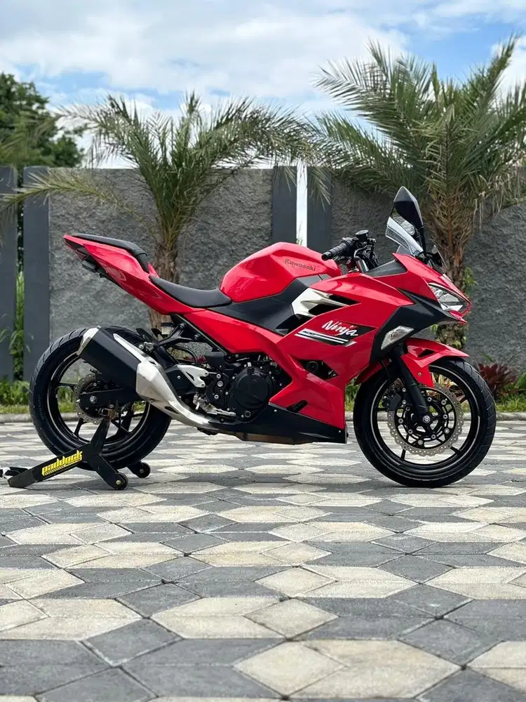 Kawasaki Ninja 250 FI thn 2021 Merah Metalik Odo 1rb Plat N Koko Motor