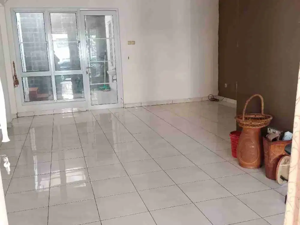 Rumah shm 2 lantai di kota wisata cluster Georgia