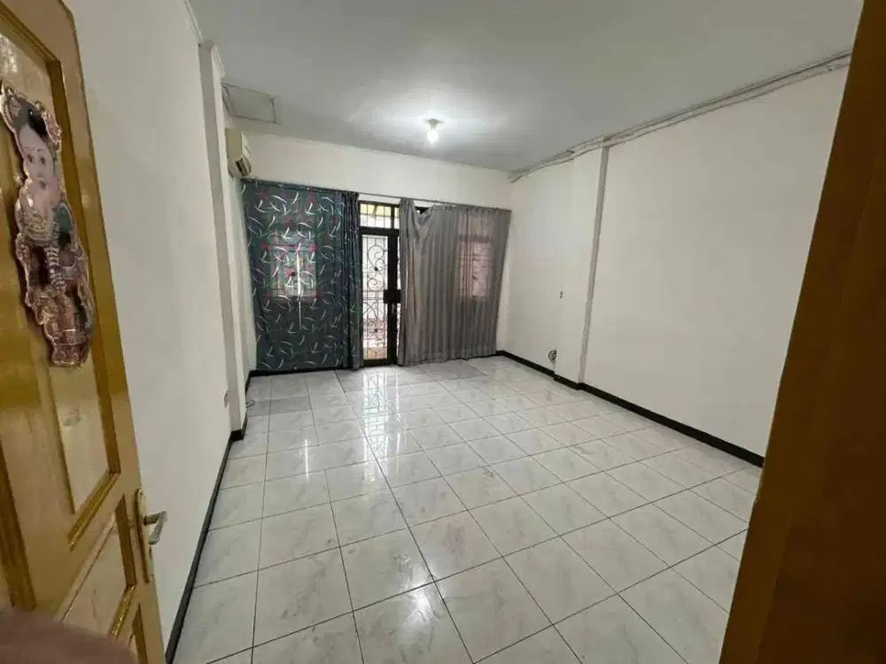 DIJUAL RUMAH / RUKO 3 LANTAI DI JELAMBAR UTAMA SAKTI