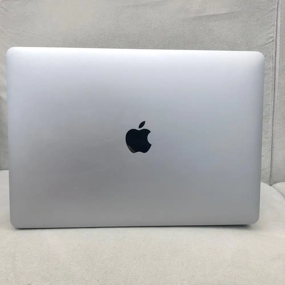MACBOOK PRO 2020 RAM 8/512GB