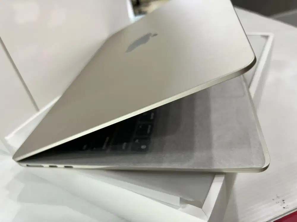 Macbook Air m3 16/256 garansi resmi indonesia