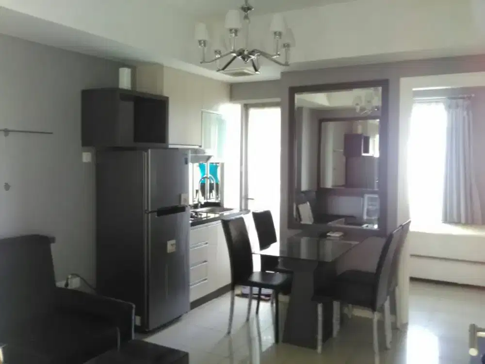 ready unit apartemen green lake sunter,2kamar furnished siap huni,3 AC dan waterheater,view danau dan kolam renang