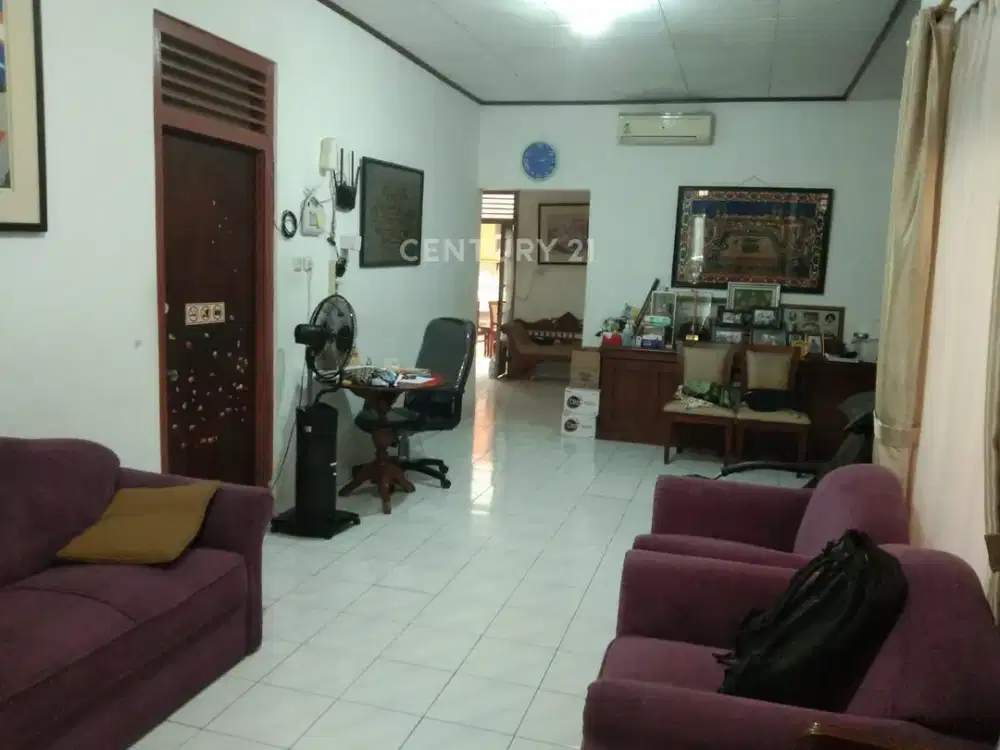 Rumah Tinggal Dekat Area Komersil Di Matraman S8224