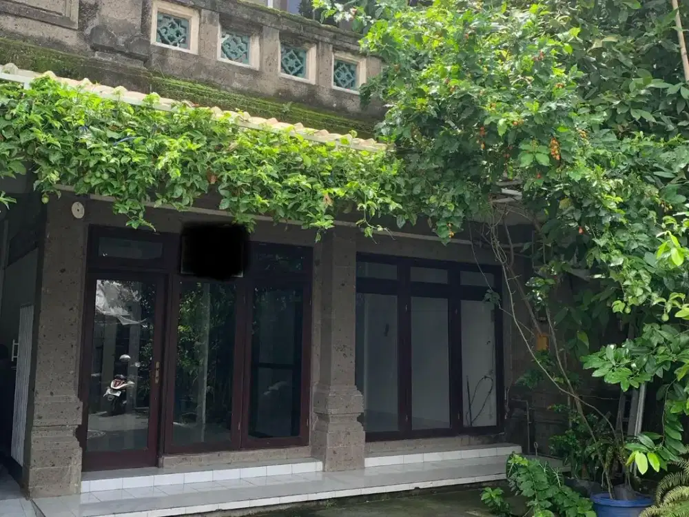DISEWAKAN RUMAH KANTOR 2 LANTAI, DIJALAN UTAMA WIBISANA, PEMECUTAN, DENPASAR