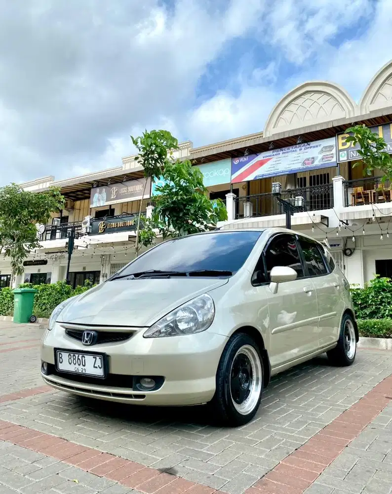 Honda Jazz IDSI 2004 Super Istimewa Mulus