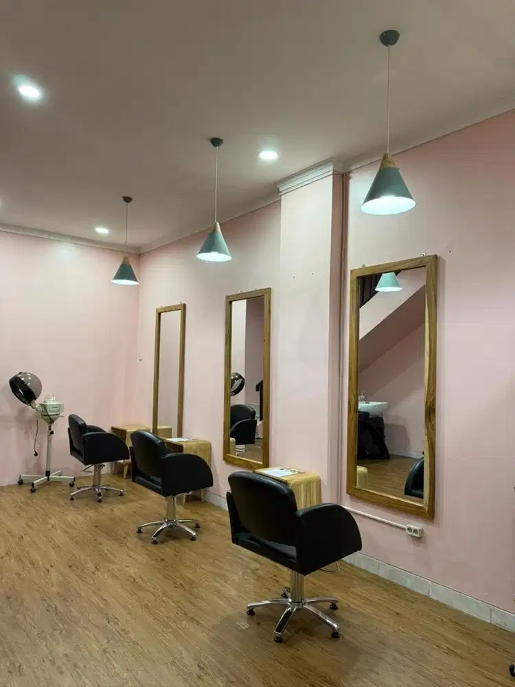 Kapster khusus salon wanita