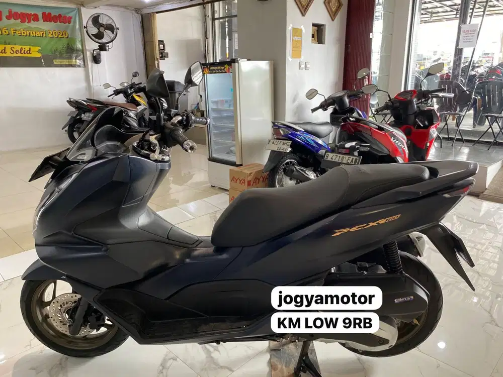 (B) honda PCX 160 abs 2023