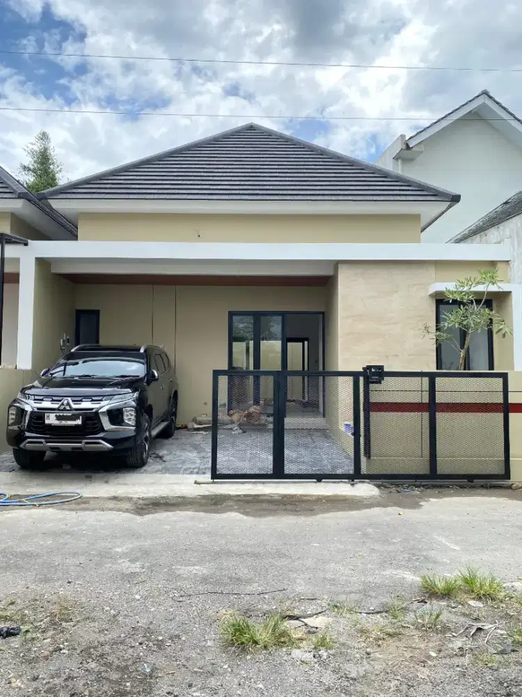 Di Jual Rumah Baru Minimalis modern lokasi barat ibarat sleman