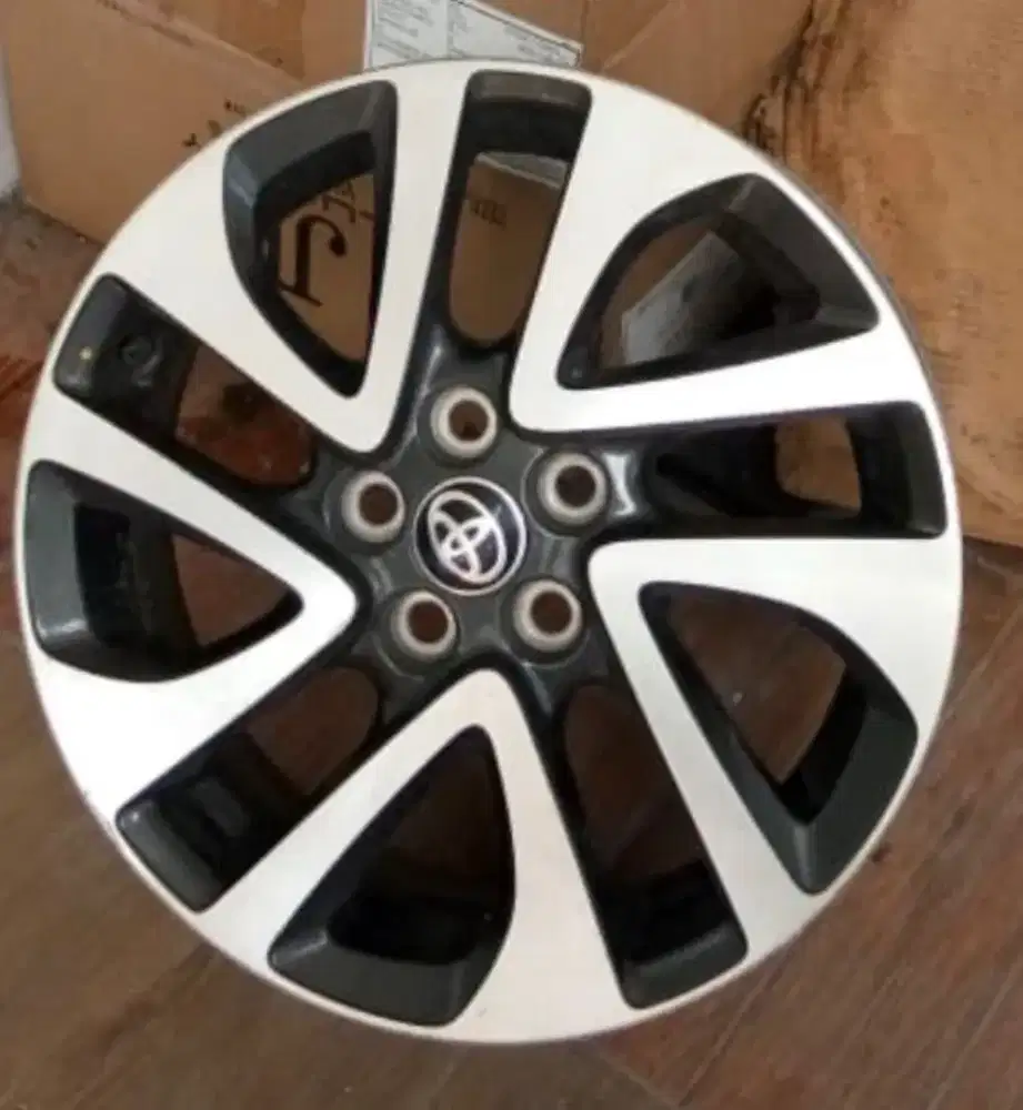 Jual Velg Toyota Sienta type Q