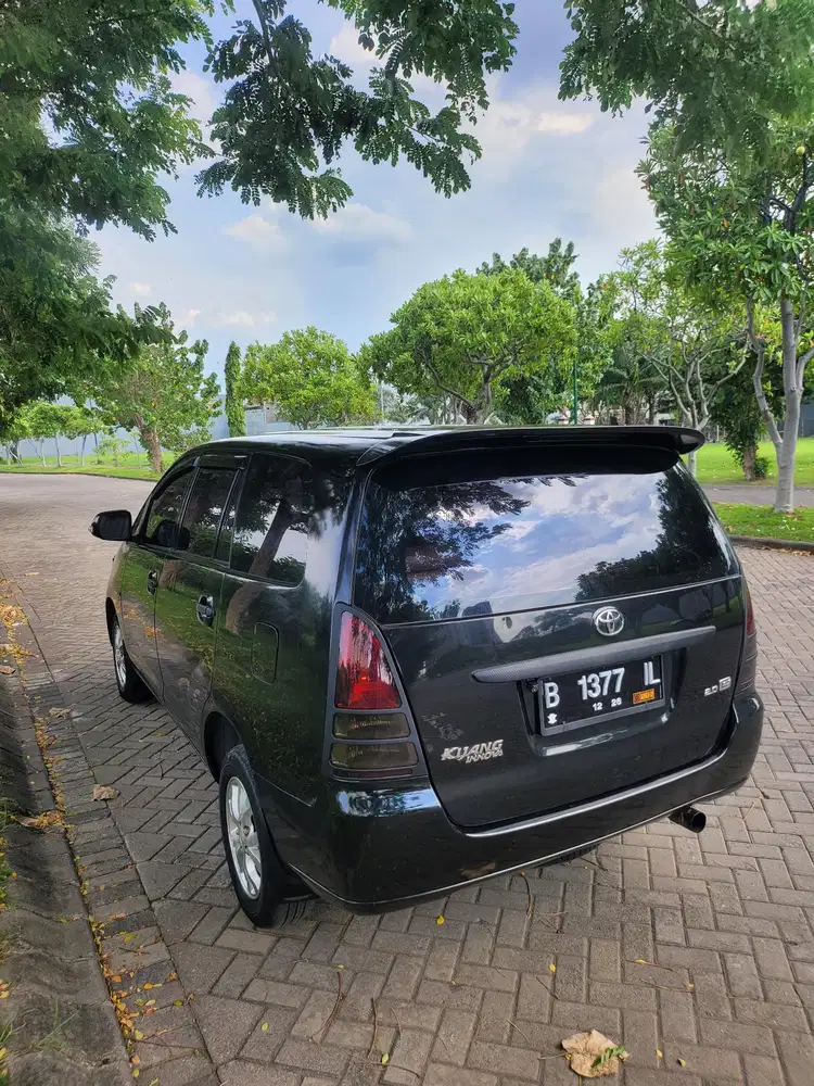 Toyota Kijang Innova 2006 Bensin