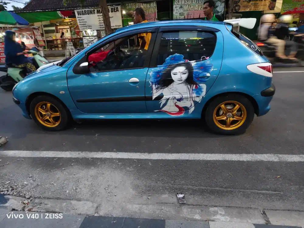 Mobil Peugeot 206