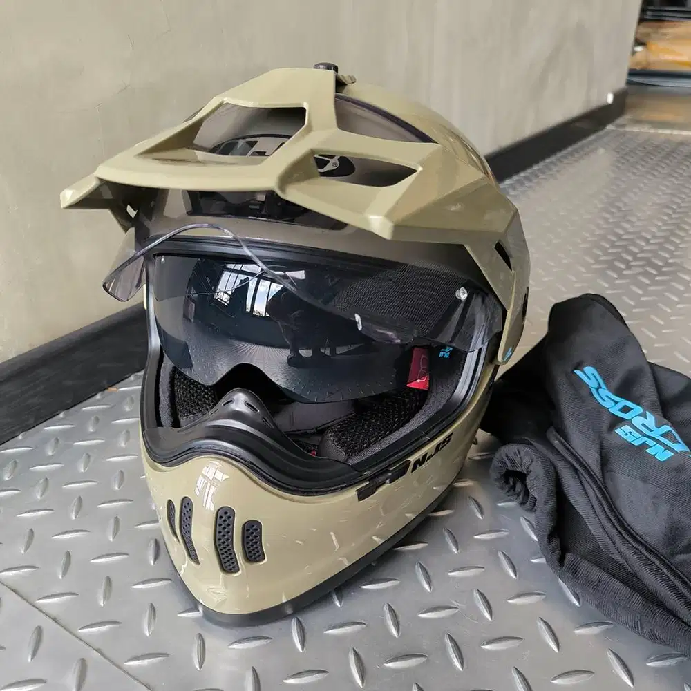 NJS S-Cross Brooklyn Sand Size XL Like New