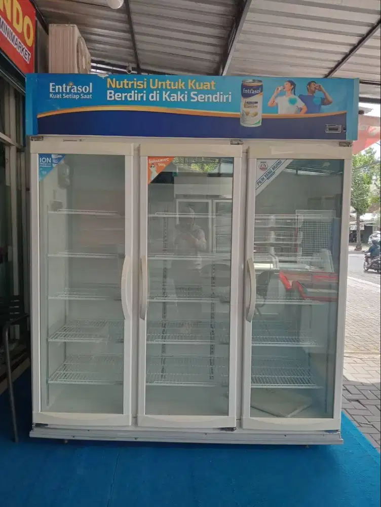 Showcase 3 pintu bekas murah merk Panasonic 1500L normal jaya