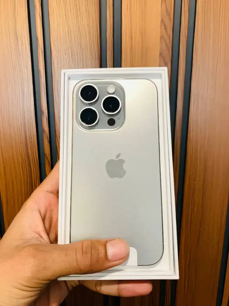 iPhone 15 pro natural titanium 256gb iBox