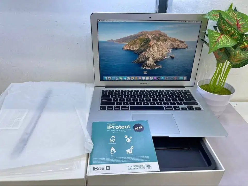 MacBook Air 13 inch Early 2015 Mulus Resmi iBox