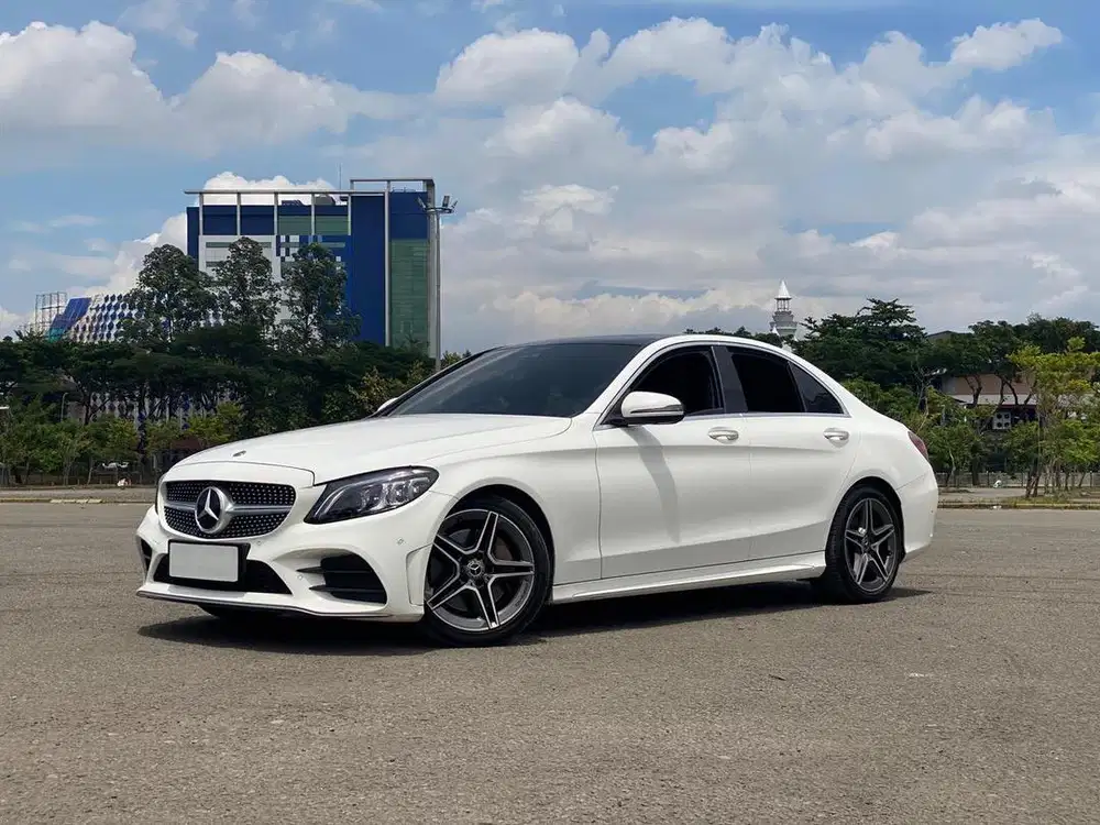 Mercedes Benz C300  W205 Facelift AMG 2019 / 2020 Putih Promo