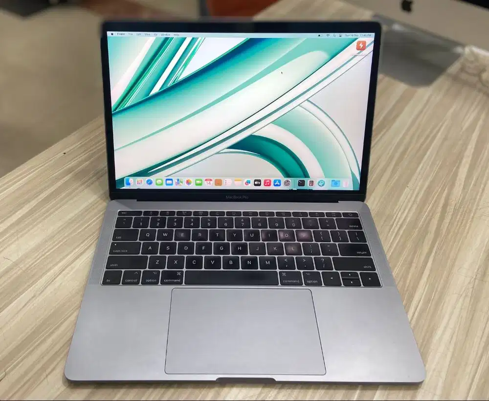 Macbook Pro Touchbar 2017 Core i5 Second Ram 8GB 13,3inch N-EC