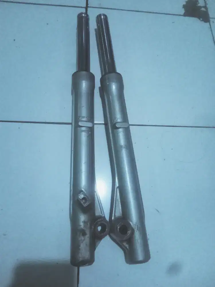 Shock depan Honda grand