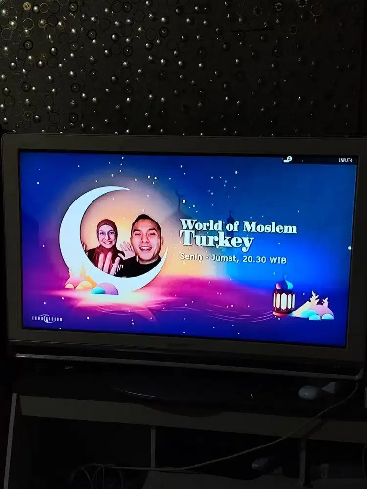 TV LED Sharp 42 inch, white grey (free setbox)