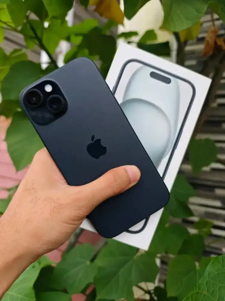 Iphone 15 basic 128 iBox garansi masih on