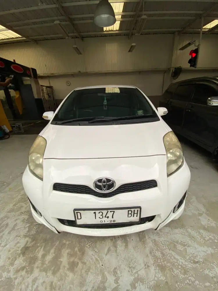 Dijual mobil bekas toyota yaris