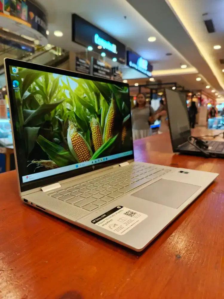 HP ENVY X360 2-in1 15-ew0013dx Ram 16GB SSD 512GB Mulus NO minus