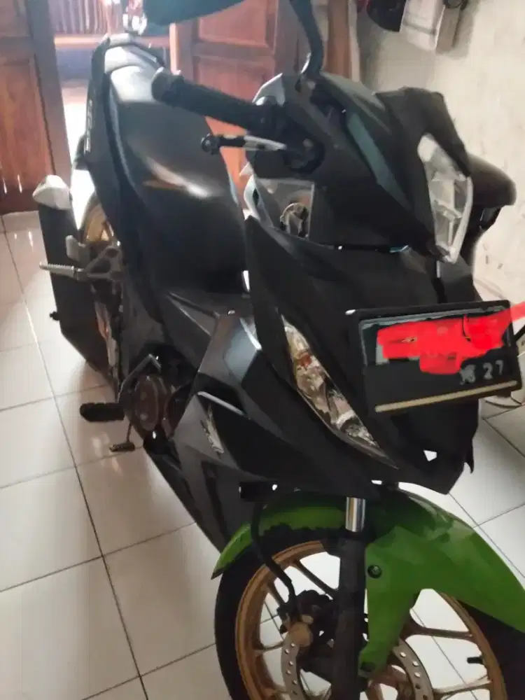Tukar tambah Honda Supra GTR warna hitam