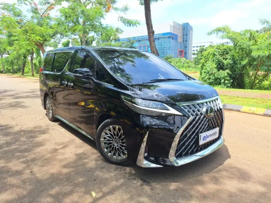 LOW DP Lexus LM350 3.5 4-Seater Bensin-AT 2023 UIR