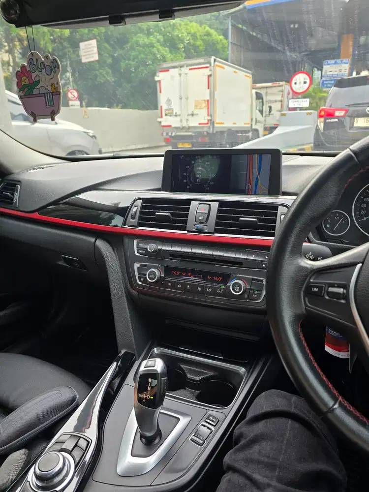 BMW 320i 2013 Bensin F30 pajak bln 9