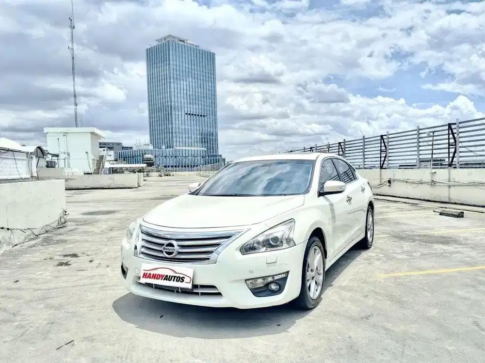 Nissan Teana XV Tahun 2014 Automatic Putih Metalik