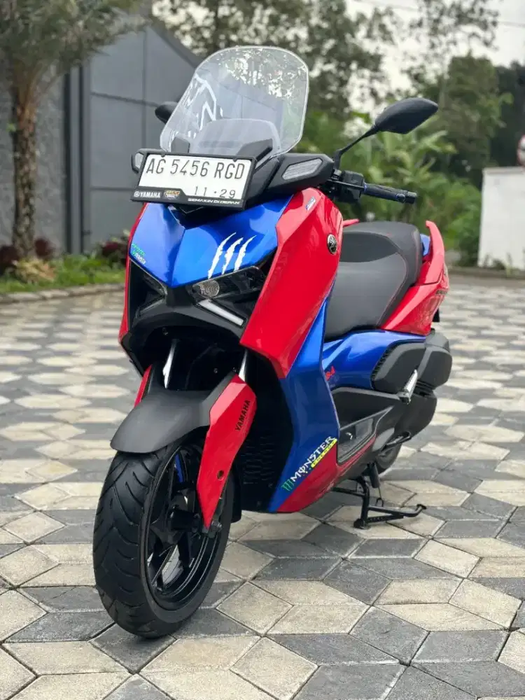 Odo 3rb KM‼️Xmax Connected 2024 Luxury Red. Mulus Istimewa.