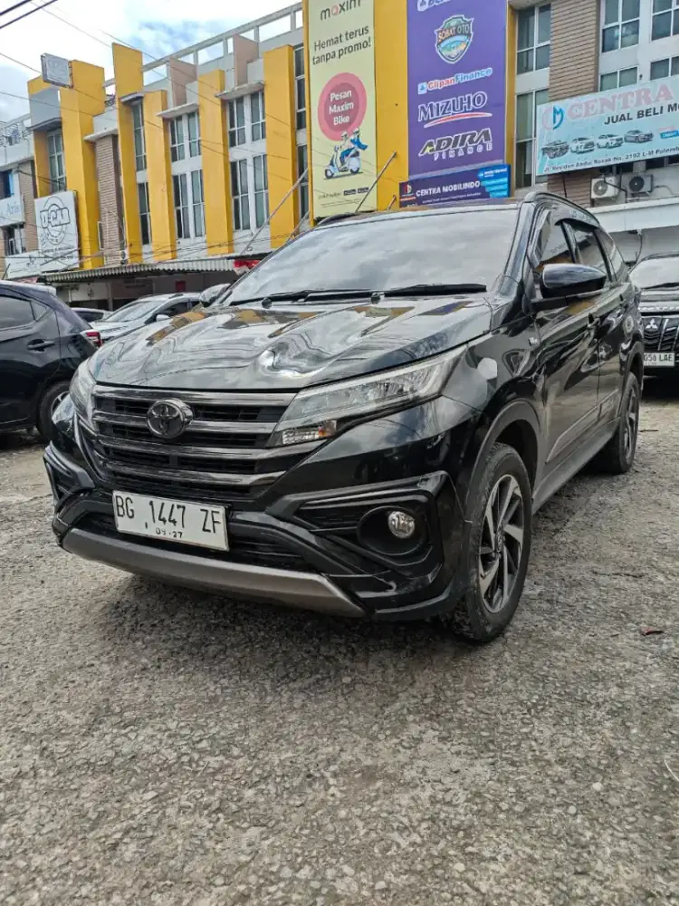 Rush GR 1.5 matic 2022 hitam istimewa dp 25 jt