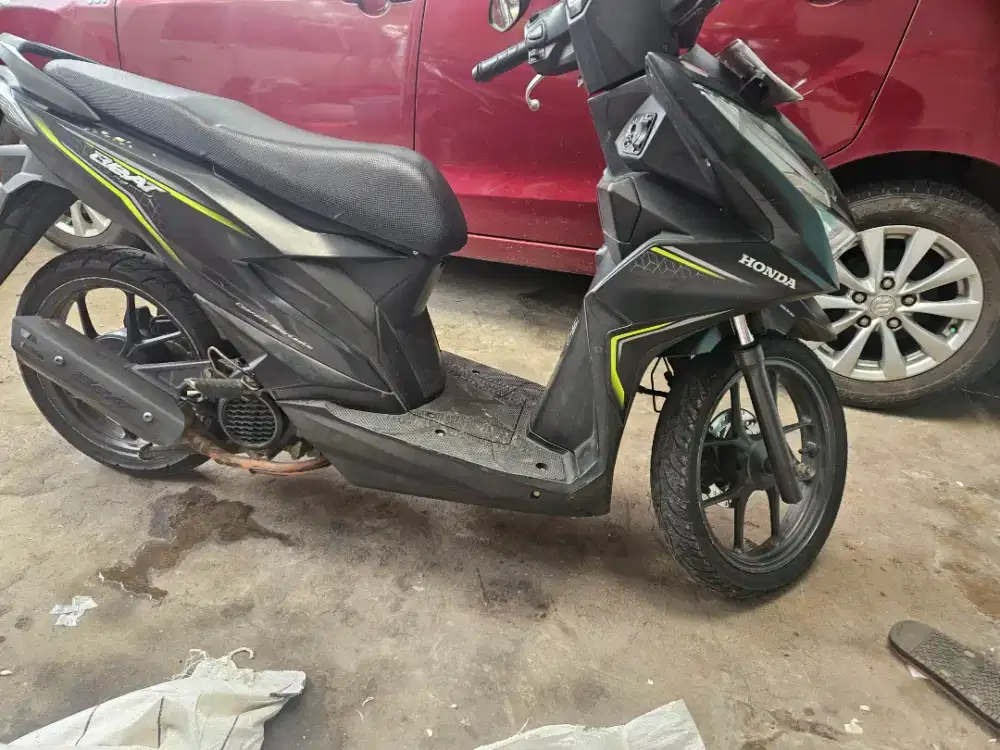 Motor beat fi sporty cbs iss masih nego,mines shok depan mau di servis
