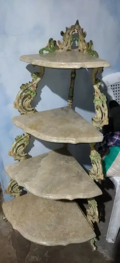 Rak sudut marmer rangka besi