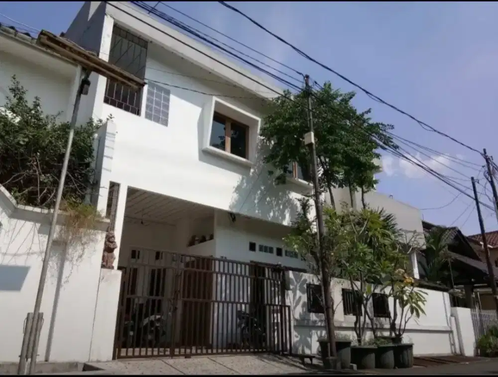 Jual Cepat Rumah 2 Lt 
Cempaka Putih Tengah
Jakarta Pusat